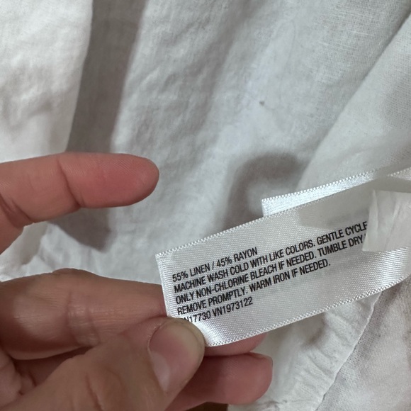 White universal threads linen buttondown Long Sleeve Shirt - Picture 3 of 4